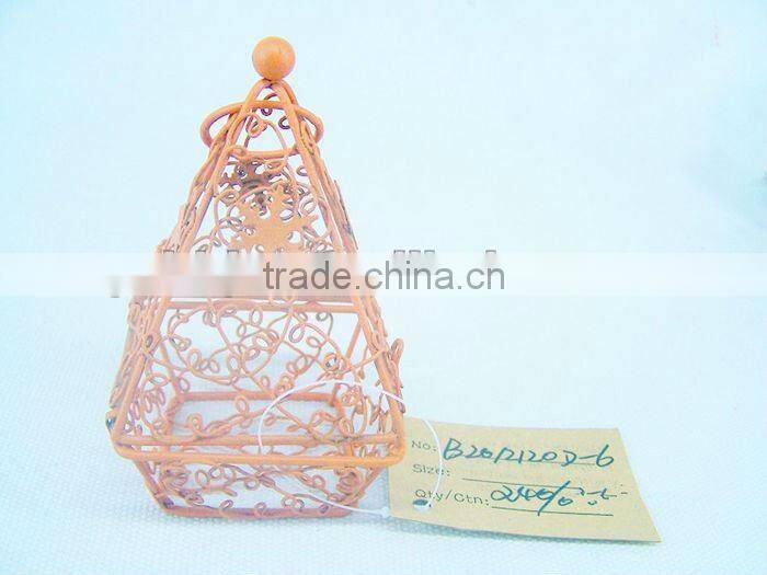 Wire Chocolate gif packaging box with a square base