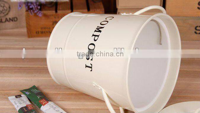 Cream color compost bucket with lid