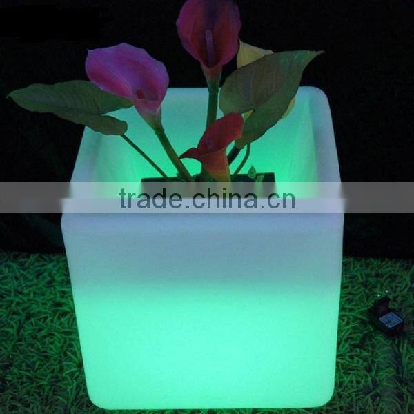 Cube flashing rechargeable led ice bucket
