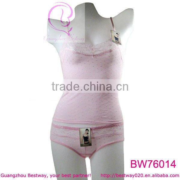 Sexy hot images pink lingerie for young girl 2013