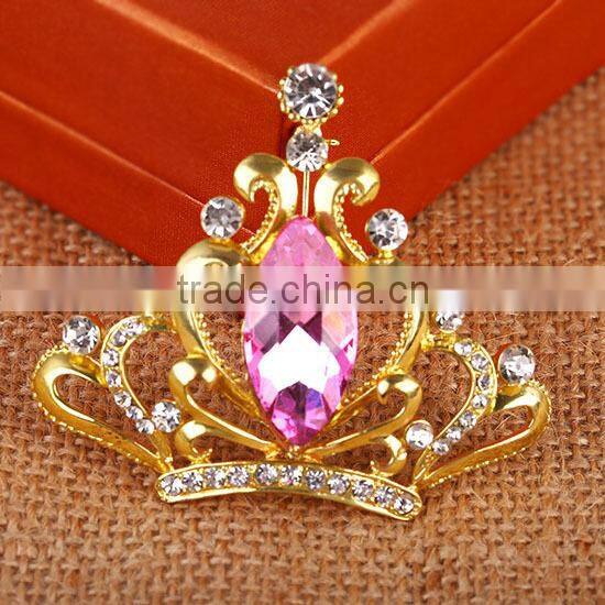 New design zinc alloy rhinestone crown brooch