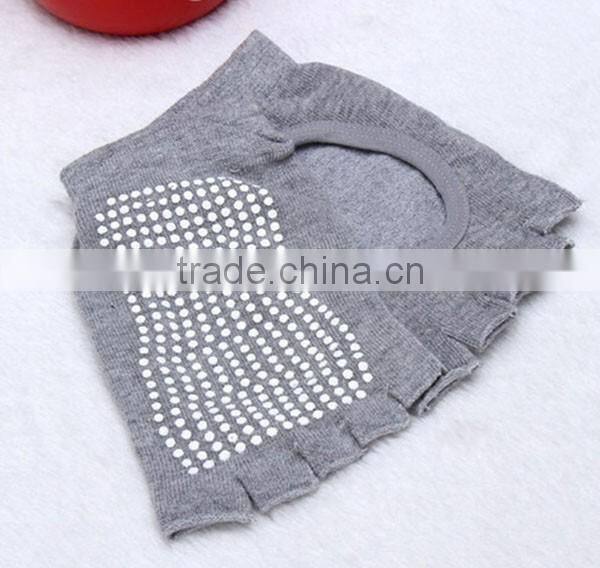 Wholesale yoga pilates sports sock for adults grip slipper socks with rubber sole sport sock