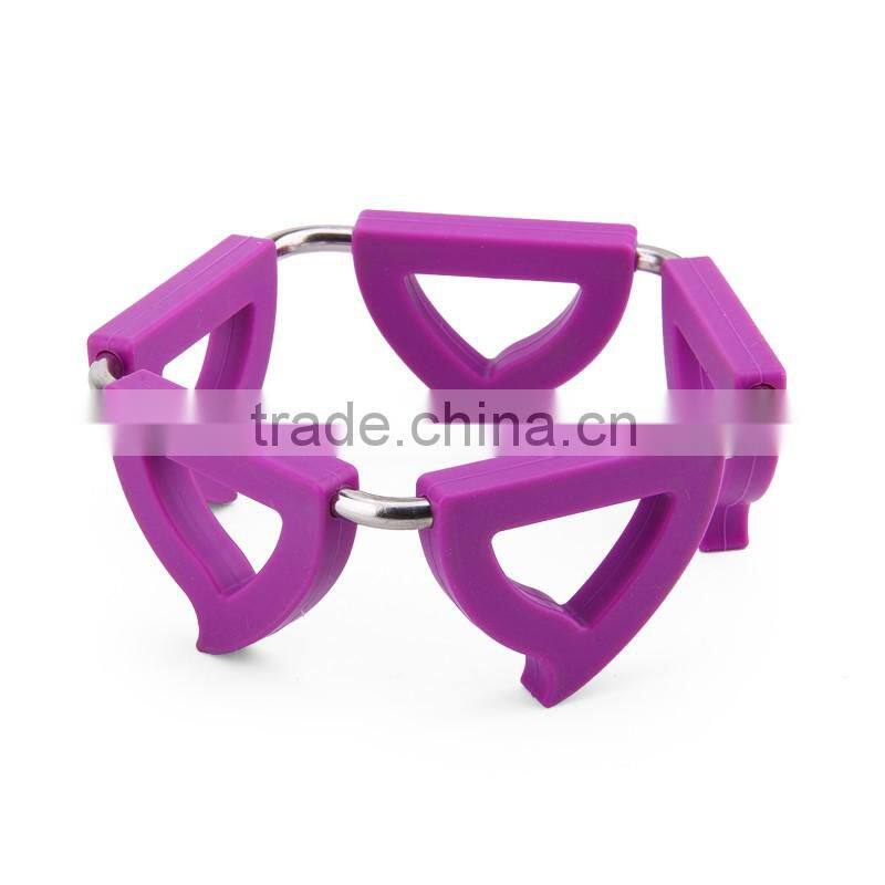 Insulation and heat resistant pentagon transformable silicone stainless steel pot holders