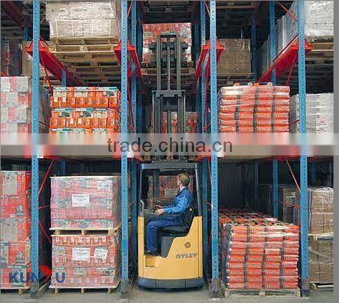 Collapsible wire mesh container