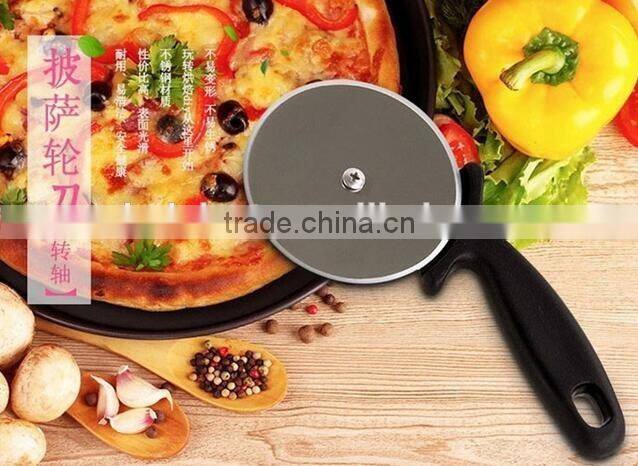 CY135 Stainless Steel Pizza Cutter with handle Pizza Knife