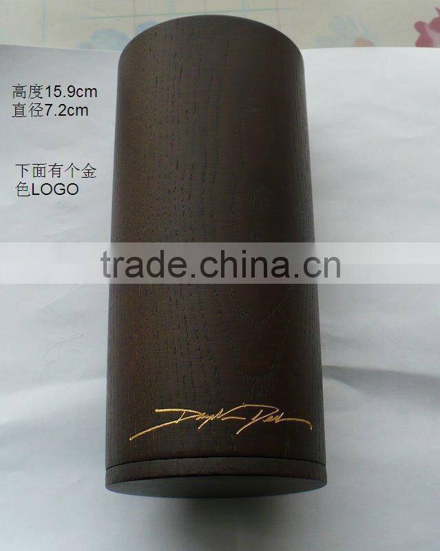 Wooden wine bottle coat