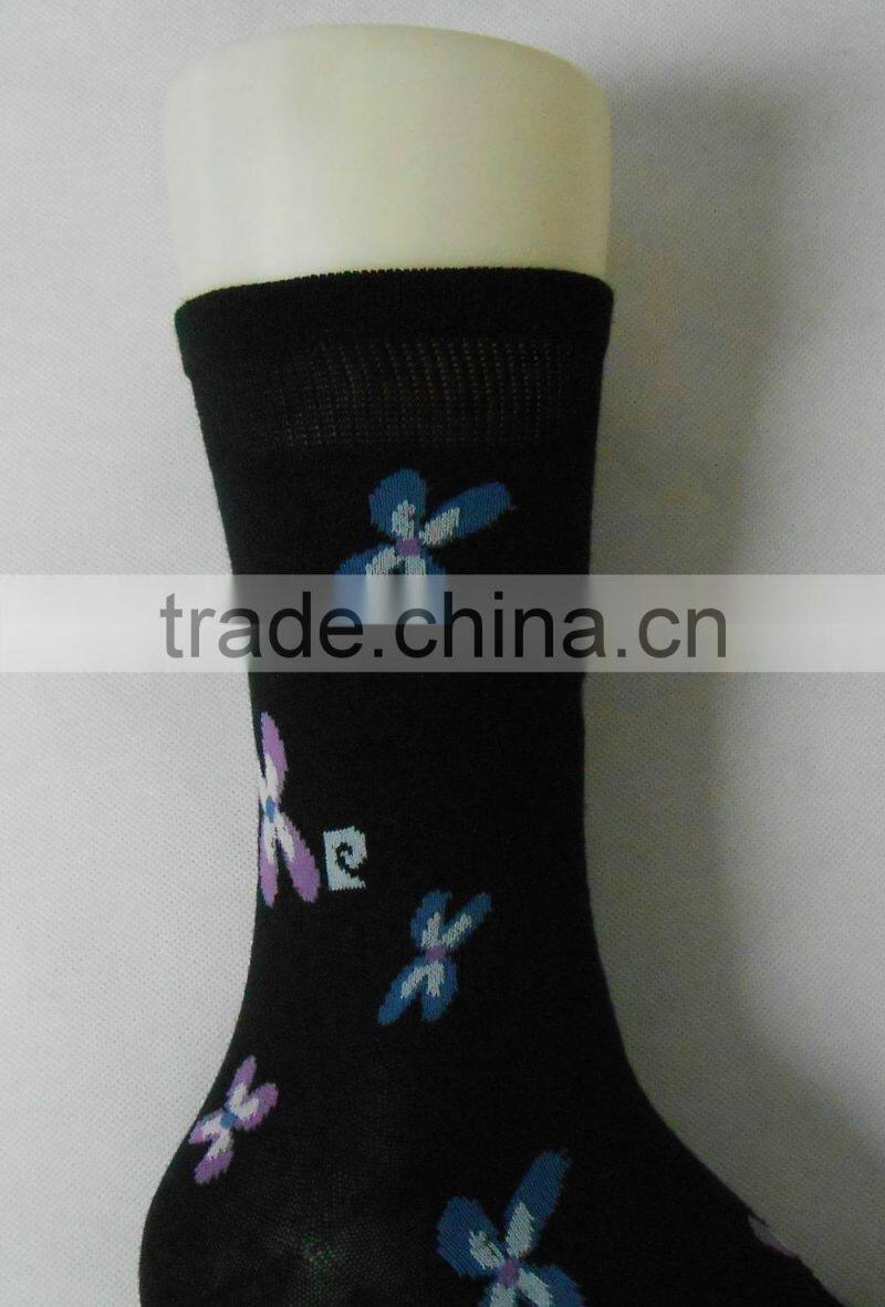 Mens Colored Pattern Casual Dress Socks