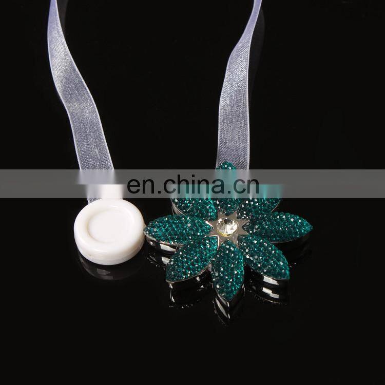 heart-shaped plastic magnet curtain buckle