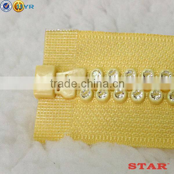 no 8 plastic shiny rhinestone zippers/ zipper impoter