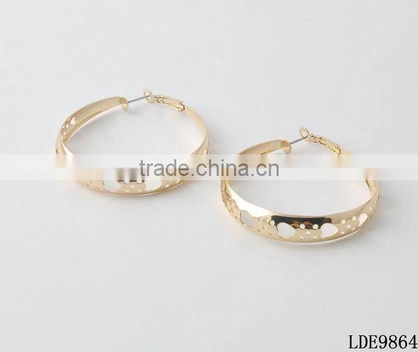 Gold bead with green bead fasion earrings