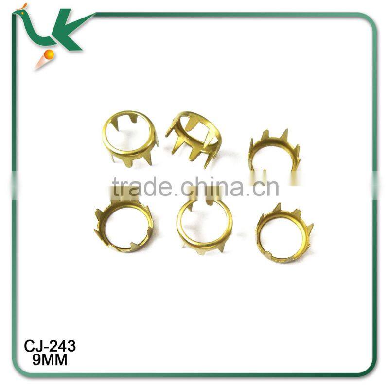 Different Colours Pyramid Metal Nailhead stud