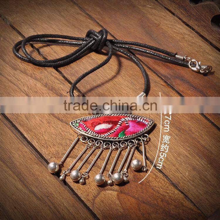 2016 new arrival embroidered necklace national necklace