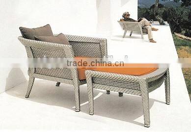 2017 Trade Assurance High quality wicker woven rattan outdoor elegant chaise sun lounge with ottoman