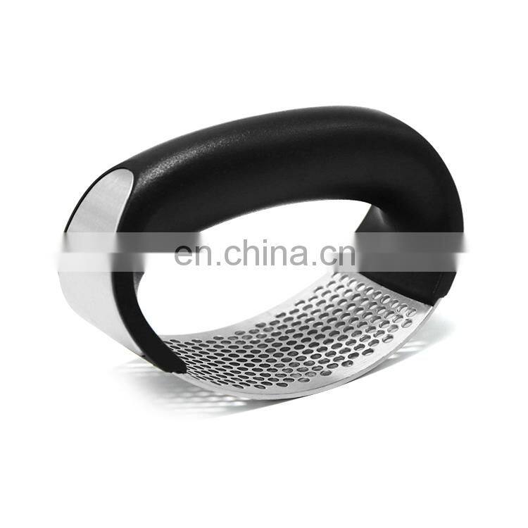 High Quality Kitchen Gadgets Stainless Steel Ginger Garlic Crusher Squeezer Press Rocker