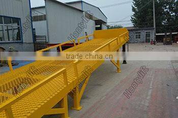 Hontylift truck unloading ramps