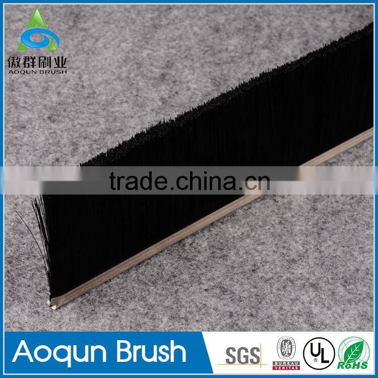 Durable grommet brush line