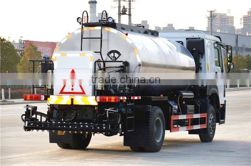 China heay duty sinotruck howo heated asphalt tanker truck with Left hand drive and RHD
