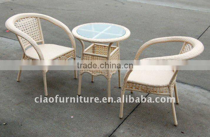 DURABLE GARDEN COFFEE TABLE WITH TWO CHAIRS