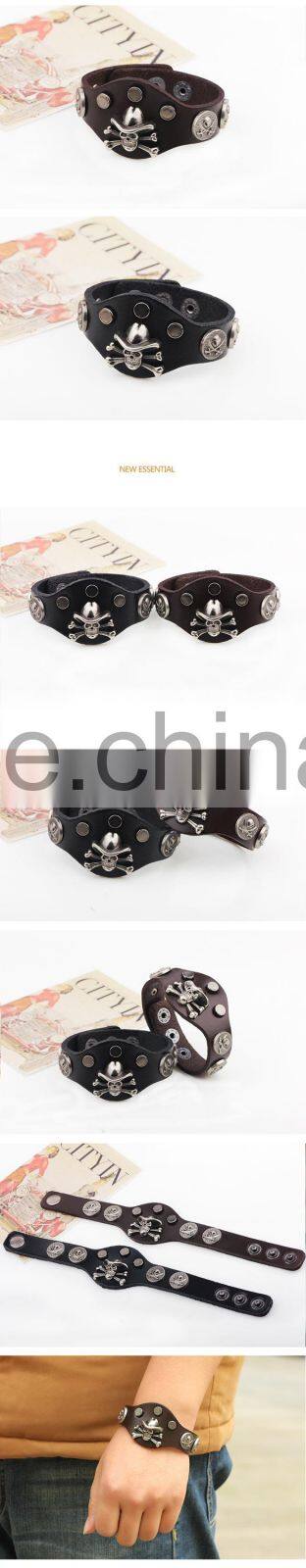 XP-LB-6111 Factory direct wholesale Genuine leather Bracelet jewelry nail rivet skull leather bracelet for men