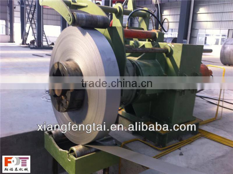 Decoiling and straightening machine