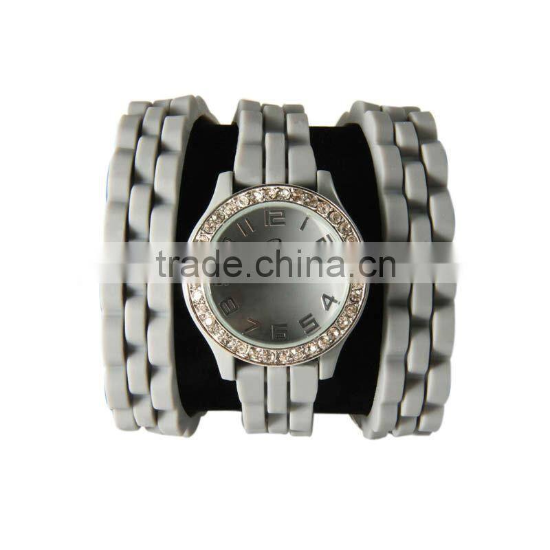 Guang zhou YB lady watch silicone band alloy case wholesale watches