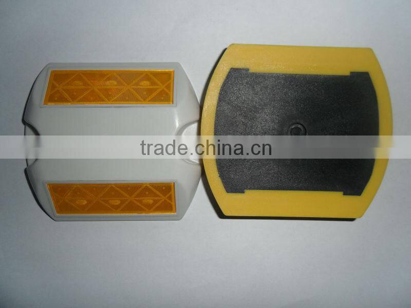 2013 RSG suppy cast 100*90*18mm,43 glass beads reflective plastic road stud