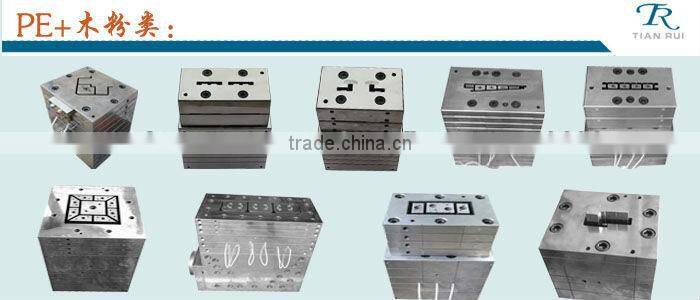 Hot Sale Decorative PVC/WPC Wood Plastic Baseboard Extrusion Mold