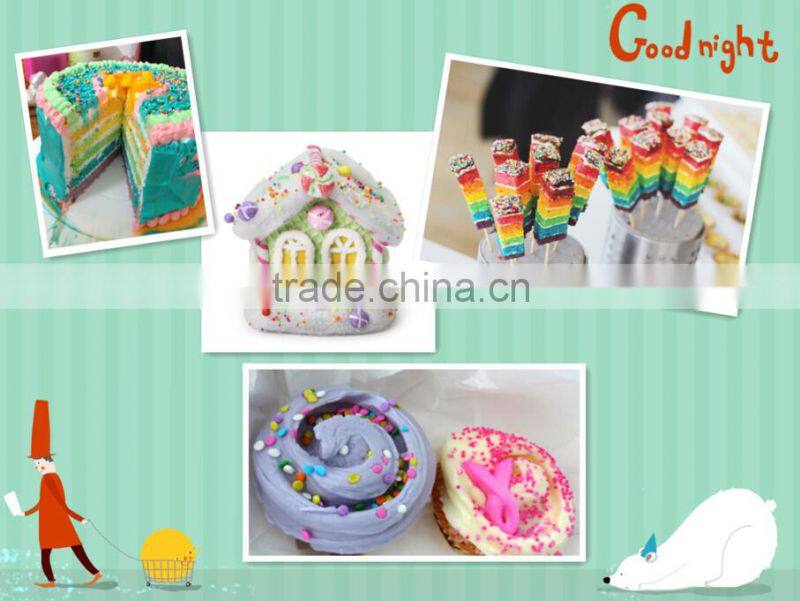 Green sanding sugar for cake decorations