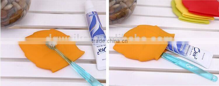 FDA/LFGB collapsible silicone cheap travel toothbrush cup