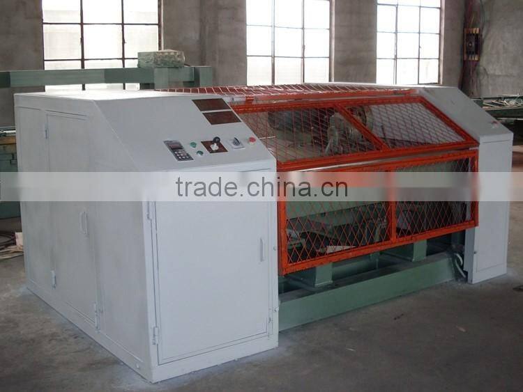 Wood veneer spindleless peeling machine for plywood production line