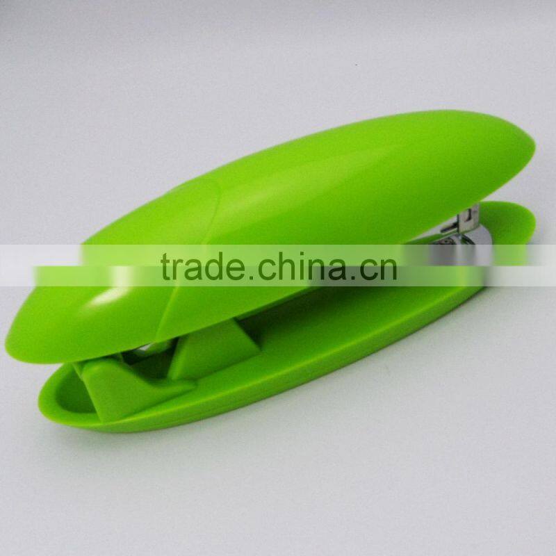 2014 office desktop plastic new designer colorful stapler