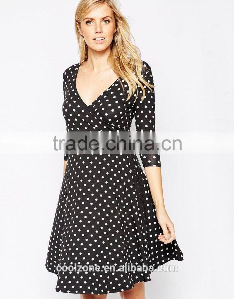 Regular fit spot print wrap design maternity clothes for nursing