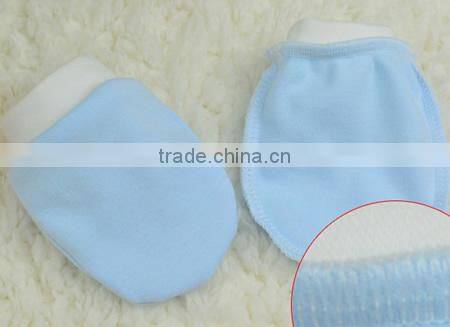 2015 hot sale cotton newborn solid unisex baby glove