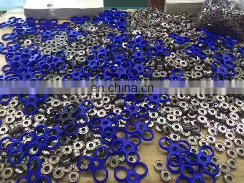 Wholesale hot selling 2 bearings fidget spinner finger toy 2017