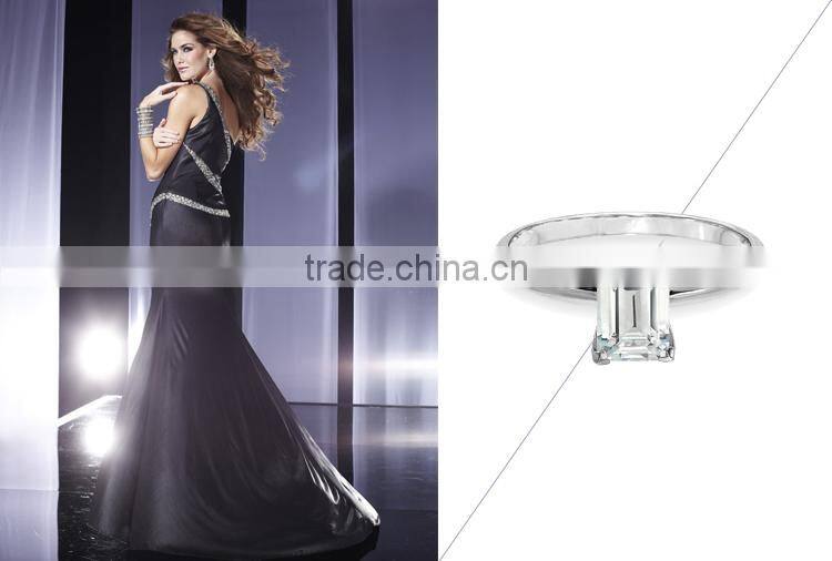 Center top sale gold white diamond ring jewelry