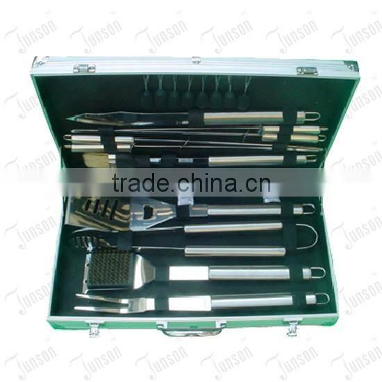 18 PCS stainless steel BBQ tool set with aluminium case
