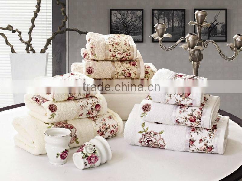 towels set with lace and embroidery