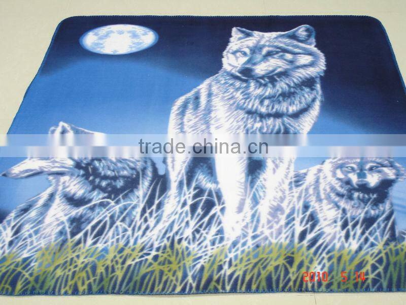 100% polyester knit print fleece throw