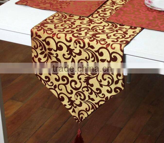 Polyester jacquard luxury table runner, wedding banquet table runner even table runner swirl design burgundy