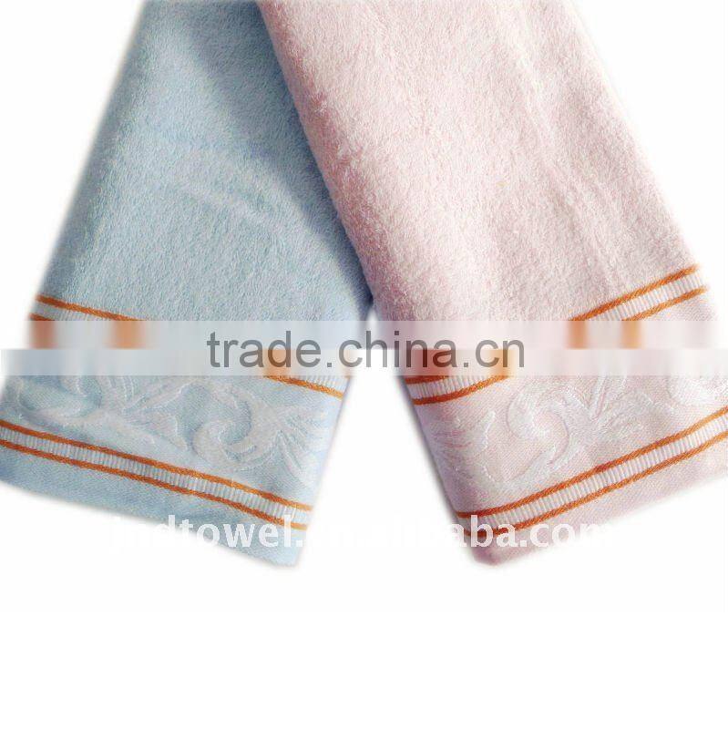 yarn dyed cotton jacquard towel with beautiful border