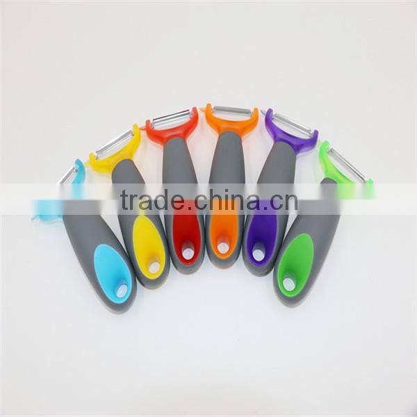Different types of cucumber peeler