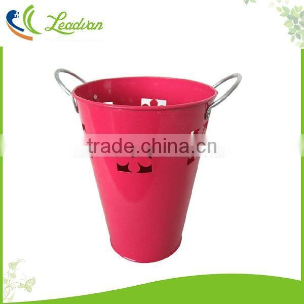 Red metal powder coated indoor floor decorative flower vase