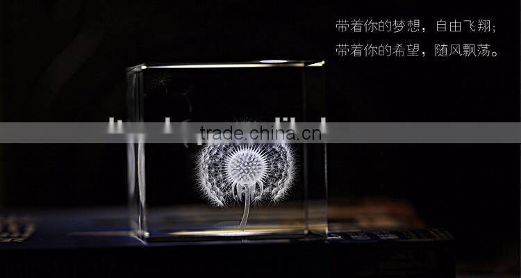 Desktop 3D k9 Crystal Glass Cube With Dandelion Figurines Inside For Souvenir Gifts