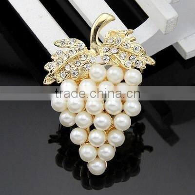 special design pearl grape brooch pins gold plating grape pearl brooch 2016 yiwu factory directly sales pearl brooch