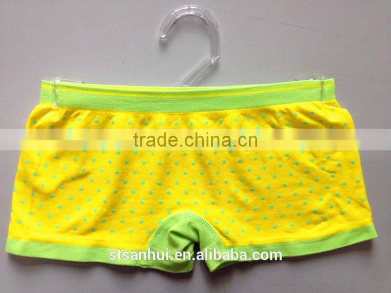 High quality fashion seamless underwear women pictures with fancy printed
