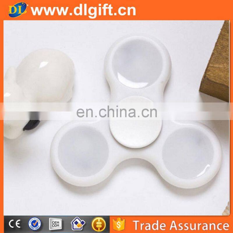 Tri-Spinner Toy,Hand Spinner/ Plastic Coloful LED Fidget Spinner