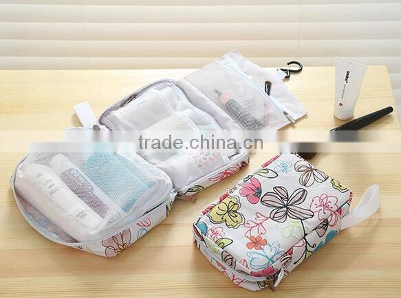 stylish fashionalbe hanging toiletry travel bag