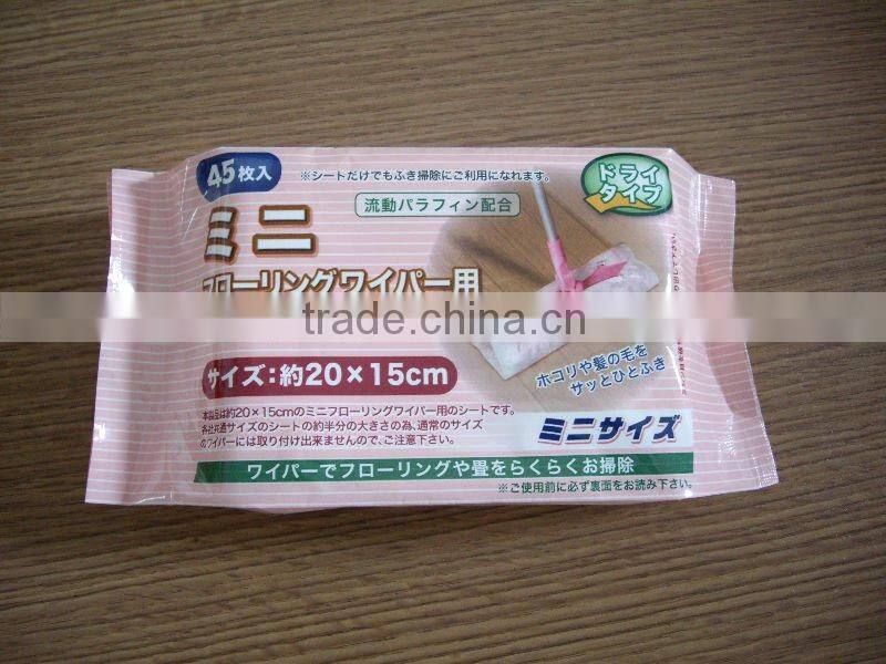 nonwoven cleaning wipe