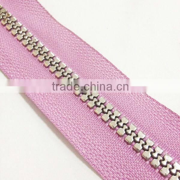 Many kinds of Zippers to meter long chain for sale