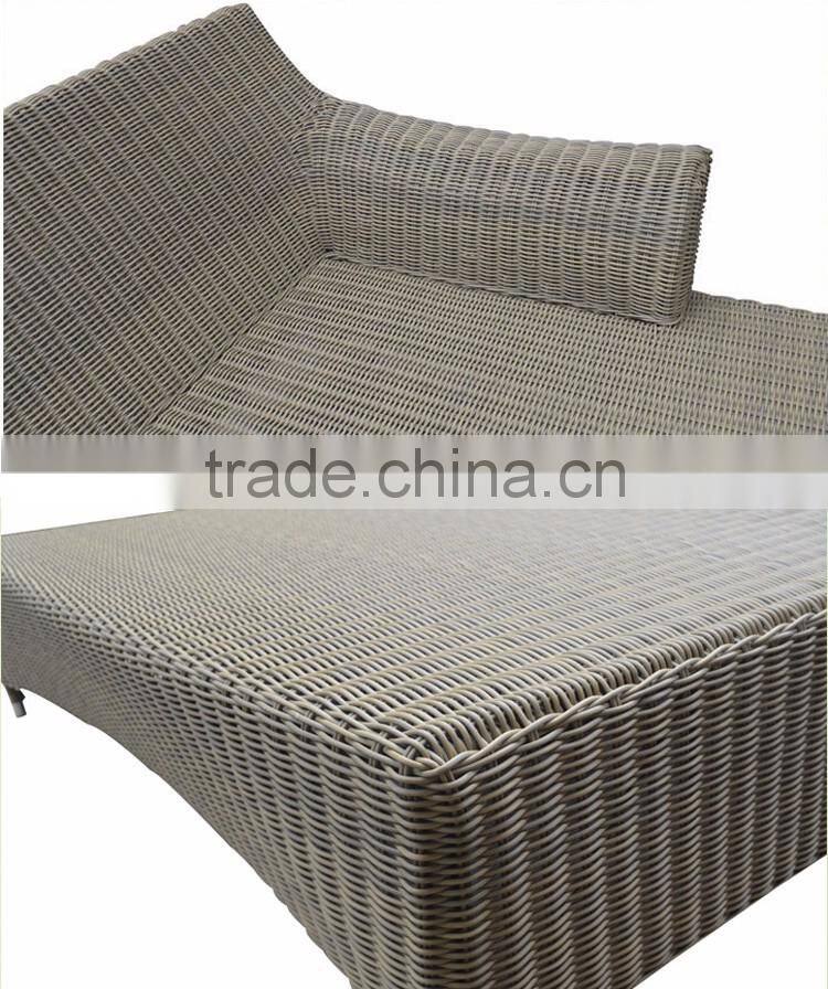 Outdoor Rattan Furniture Wicker Chaise Lounge Chair Pool Two Seat Sofa Lounge Chair Wheels